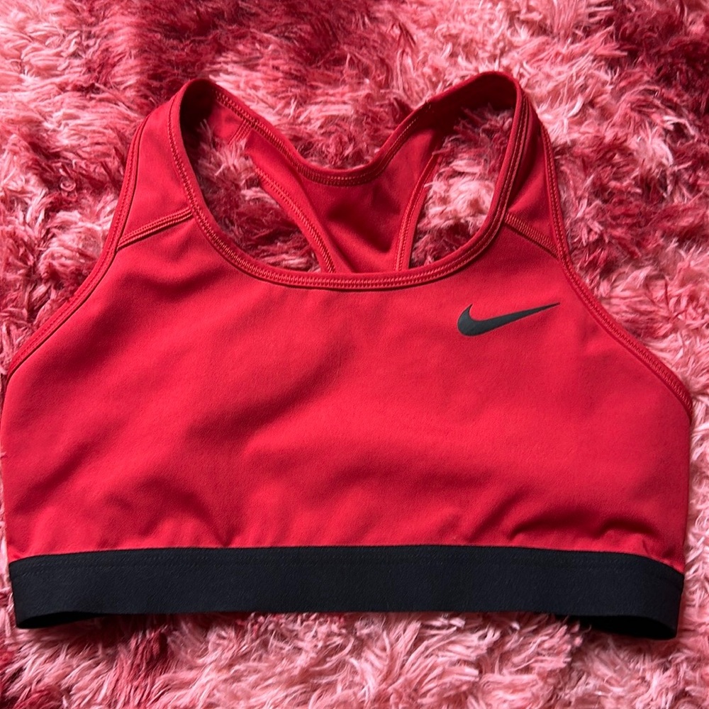 Nike sports bra size medium
